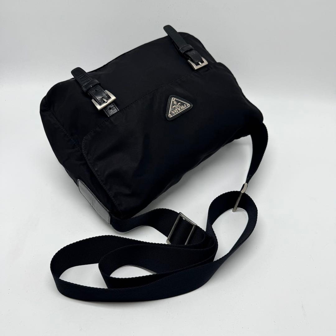 プラダ ショルダーバッグ ナイロン ブラック メッセンジャーバッグ 斜め掛け