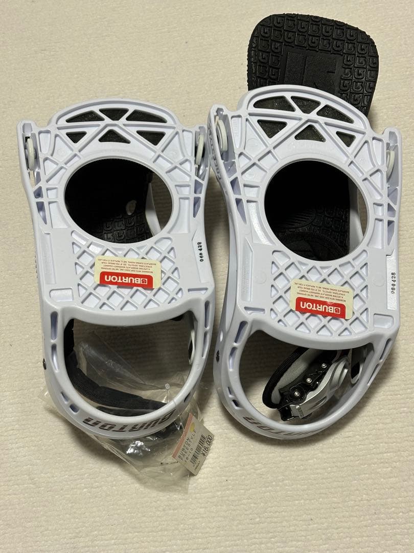 【未使用】BURTON バートン ビンディング Freestyle Mサイズ