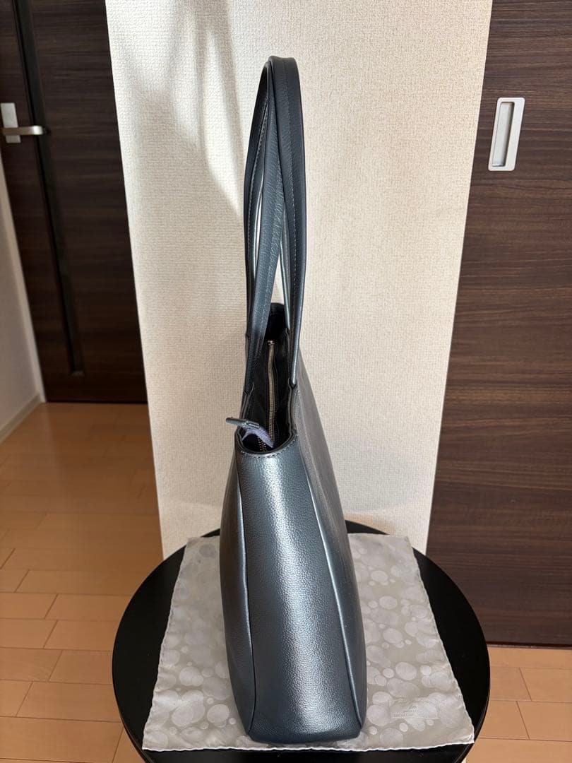 SHIPS スマート レザー ヴァーティカル トートバッグ