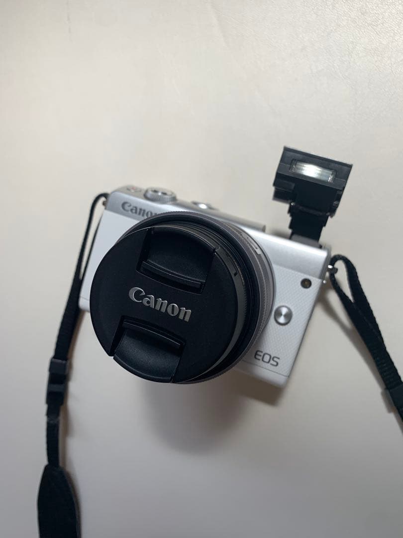 Canon EOS M100 ホワイト EF-M 15-45mm