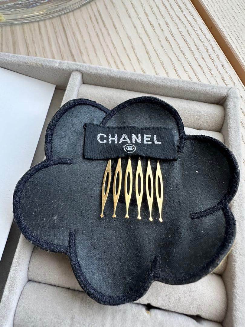 CHANEL シャネル 花モチーフブローチ 黄色　ヘアアクセ