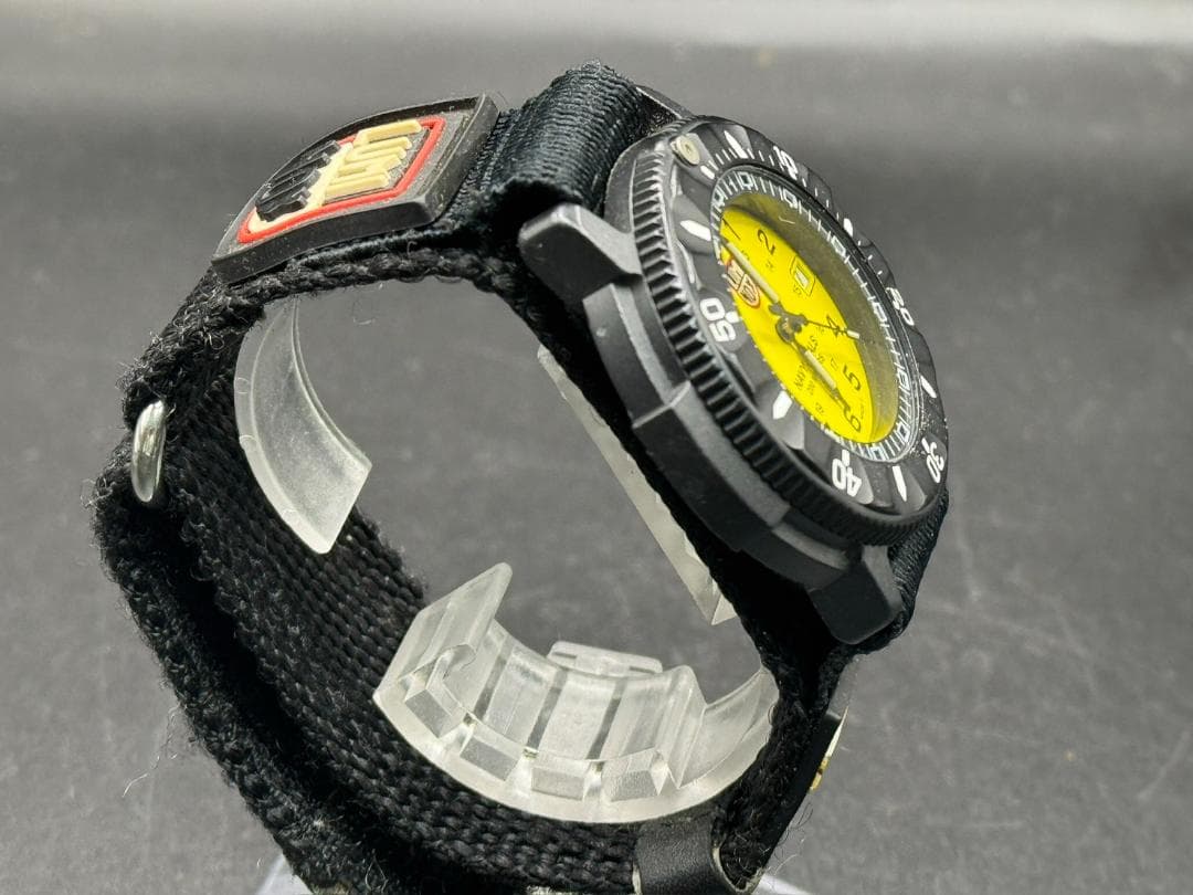 ルミノック 腕時計 イエロー文字盤