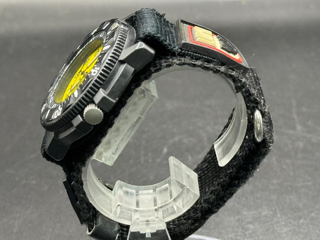 ルミノック 腕時計 イエロー文字盤