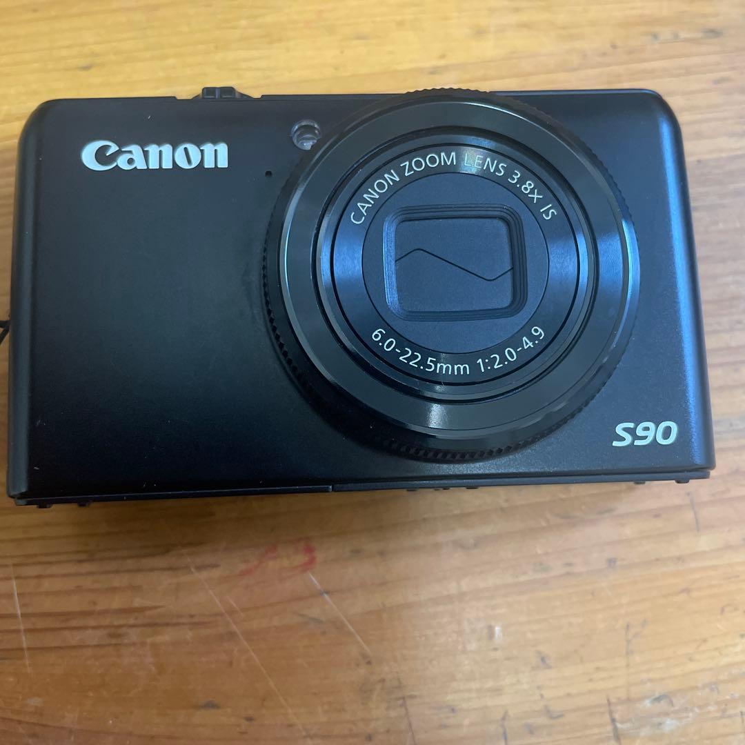Canon S90 デジタルカメラ 本体とバッテリー　ケース付き