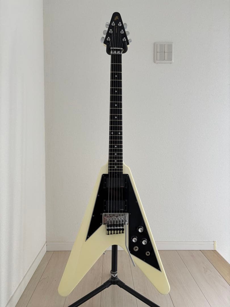 キラー・ギターズ　KG-Wishbone-V　 white