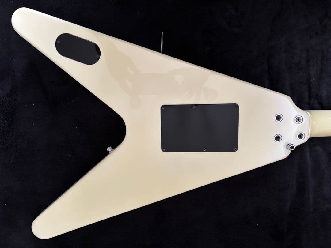 キラー・ギターズ　KG-Wishbone-V　 white