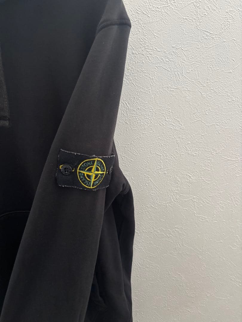 STONE  ブラックパーカー