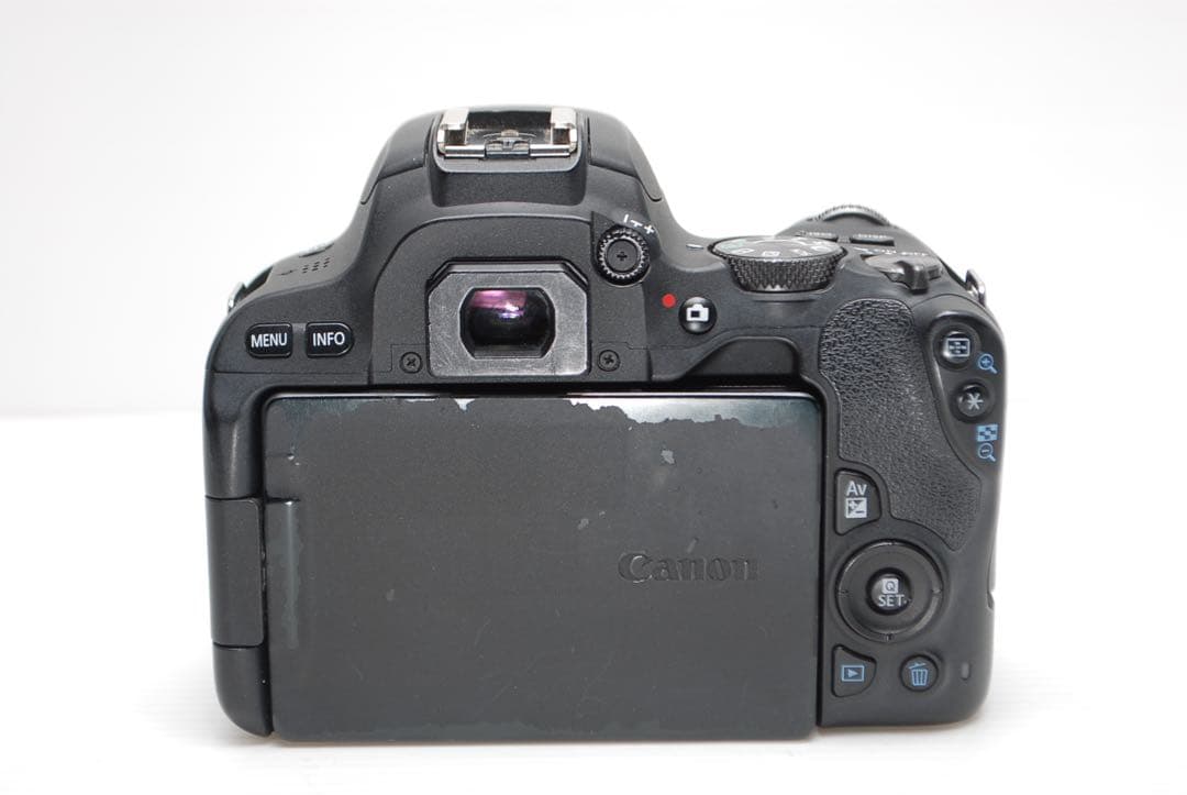 ✨手ぶれ補正付きで初心者安心✨Canon kiss X9 軽量モデル 美品