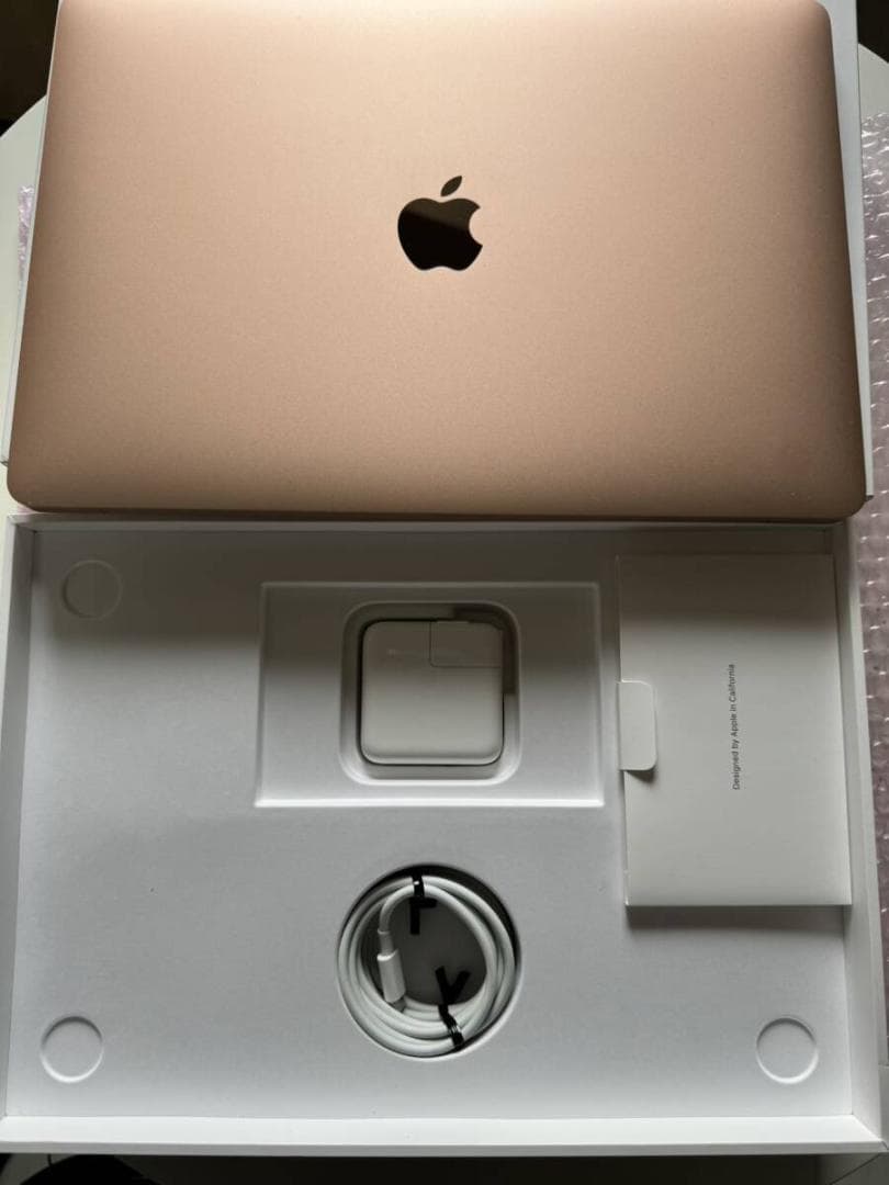 新品同様3★MacBook Air Retinaディスプレイ  MGND3J/A