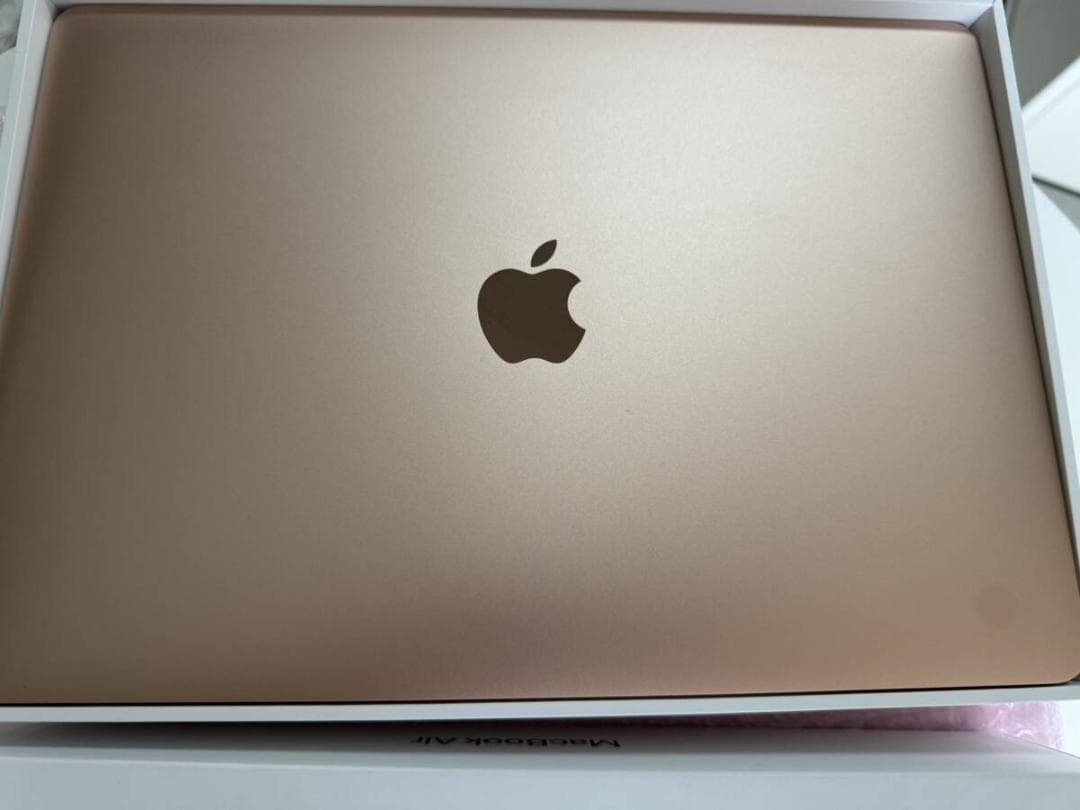 新品同様3★MacBook Air Retinaディスプレイ  MGND3J/A