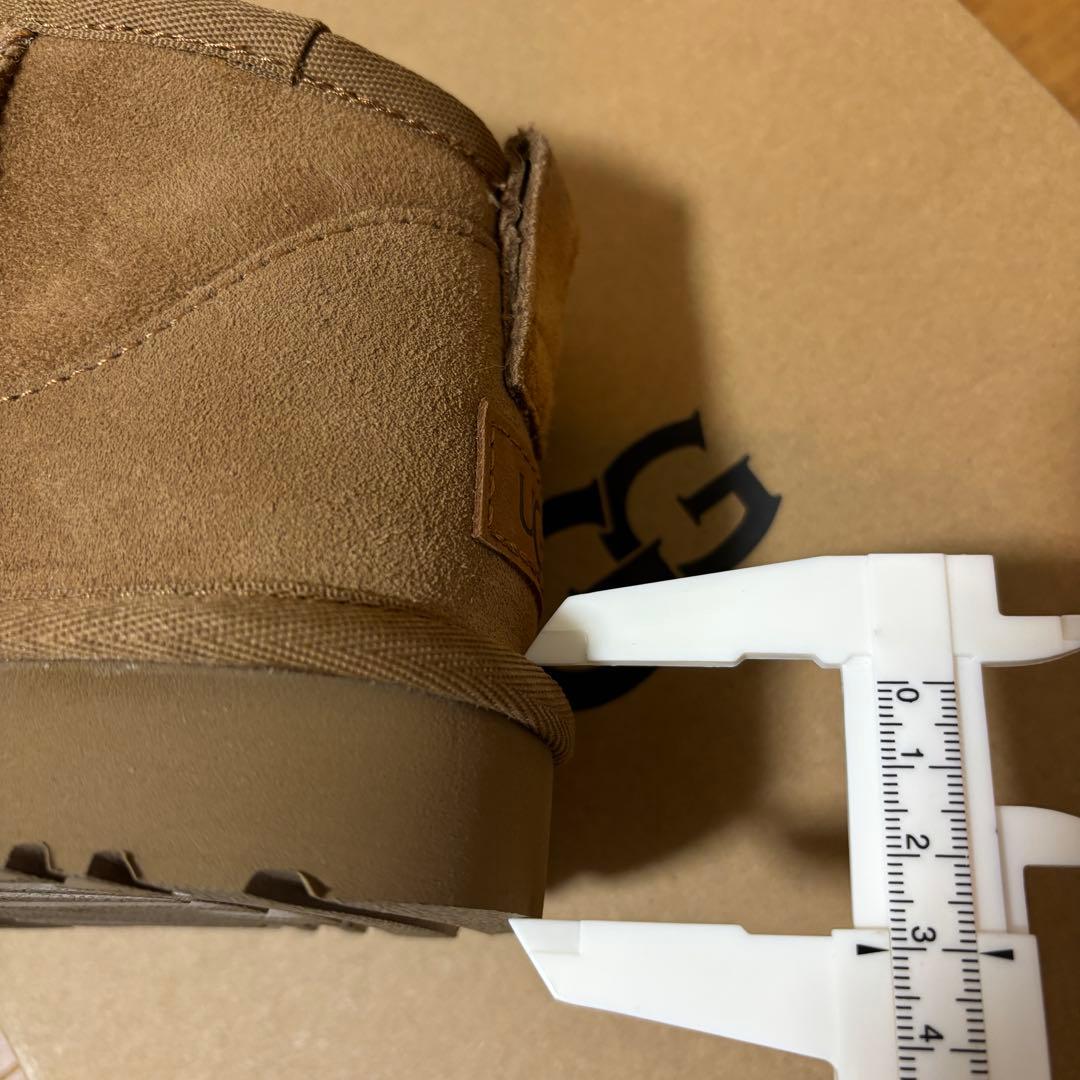 UGG アグ ムートンブーツ ウルトラミニ　チェスナット 24.0cm