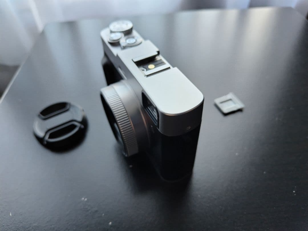 【ほぼ新品】4K レトロ風デジタルカメラ 16倍ズーム　microSDカード付き