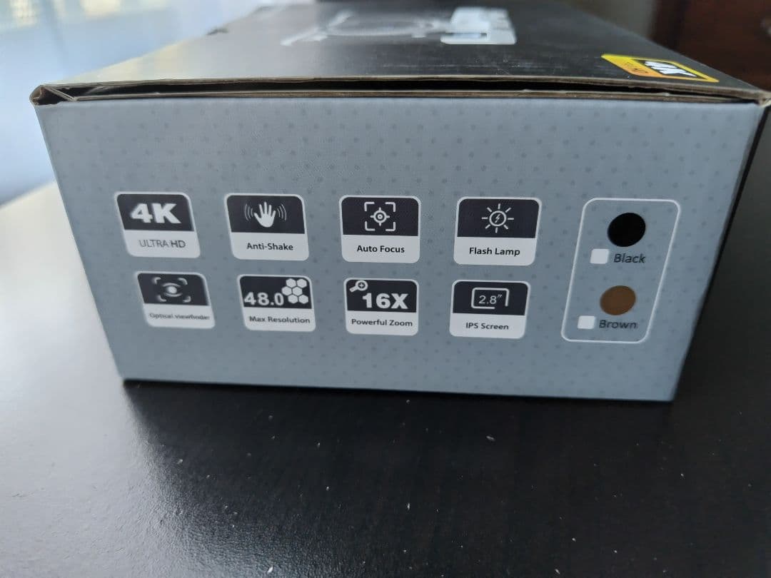 【ほぼ新品】4K レトロ風デジタルカメラ 16倍ズーム　microSDカード付き