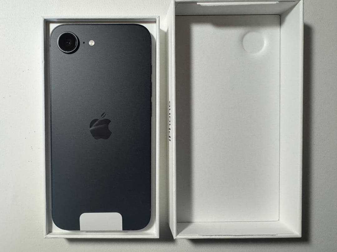 iPhone16e black 128GB 新品未使用