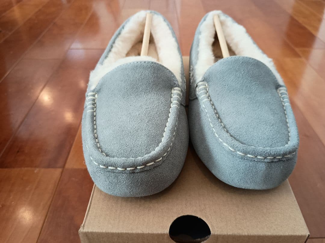 専用　UGG Ansley グレー　LGRY モカシン スリッポン 8D