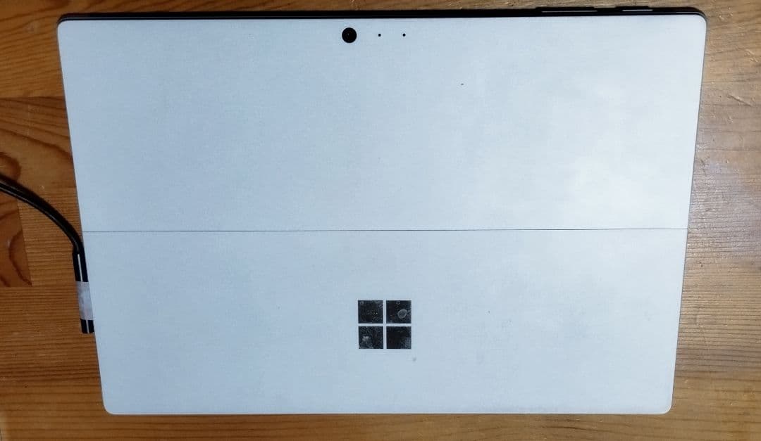 Surface Pro (第 5 世代) 訳アリ 動作OK 充電不可