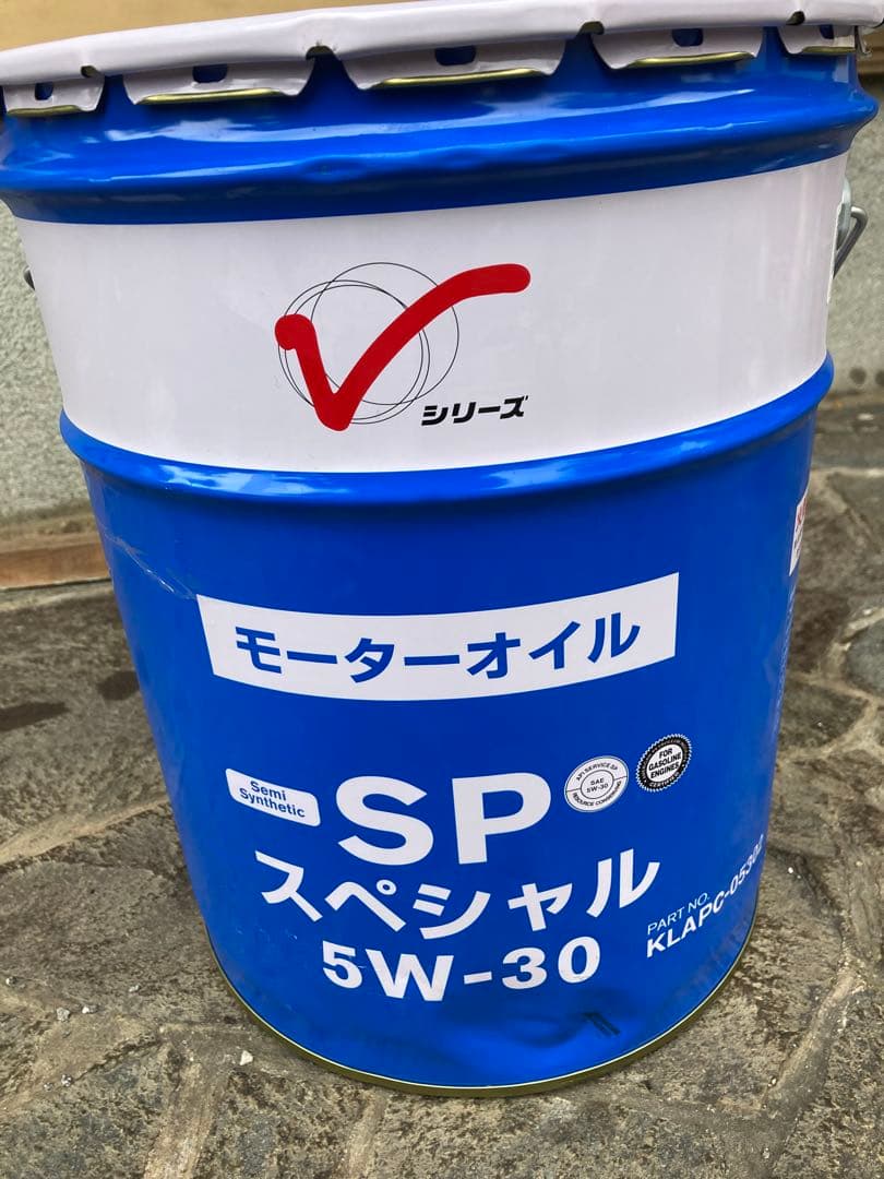 【新品 未使用】日産 オイル 5w-30