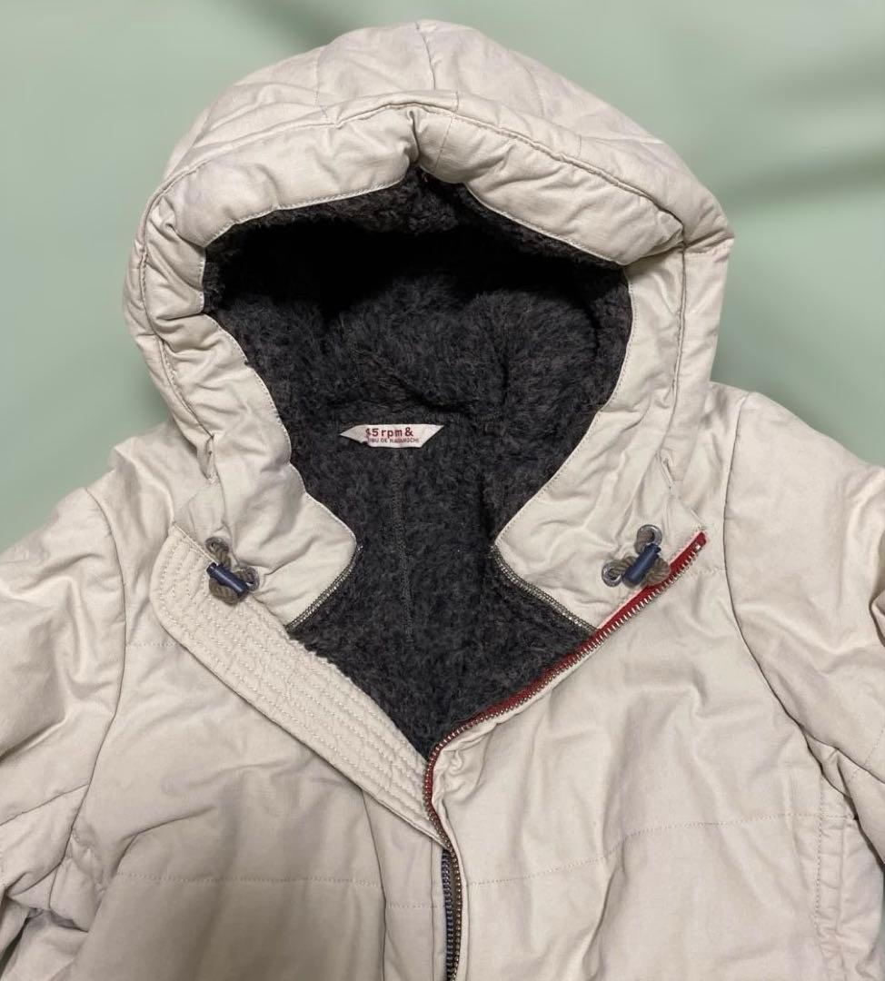 45rpm 日本のブランド　 フード付きコート　 淡いベージュにダークグレーボア