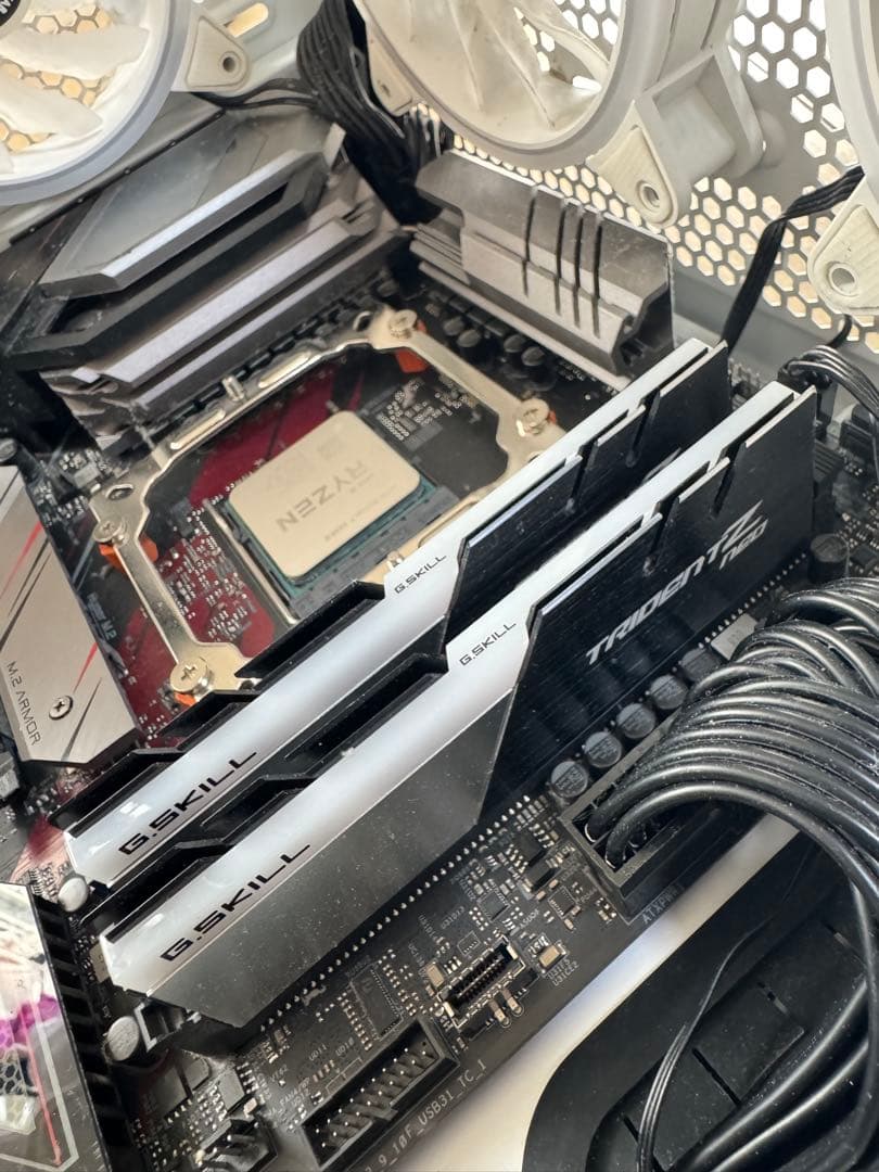 AMD Ryzen 7 5800X ＋メモリ＋1050w電源＋ケース