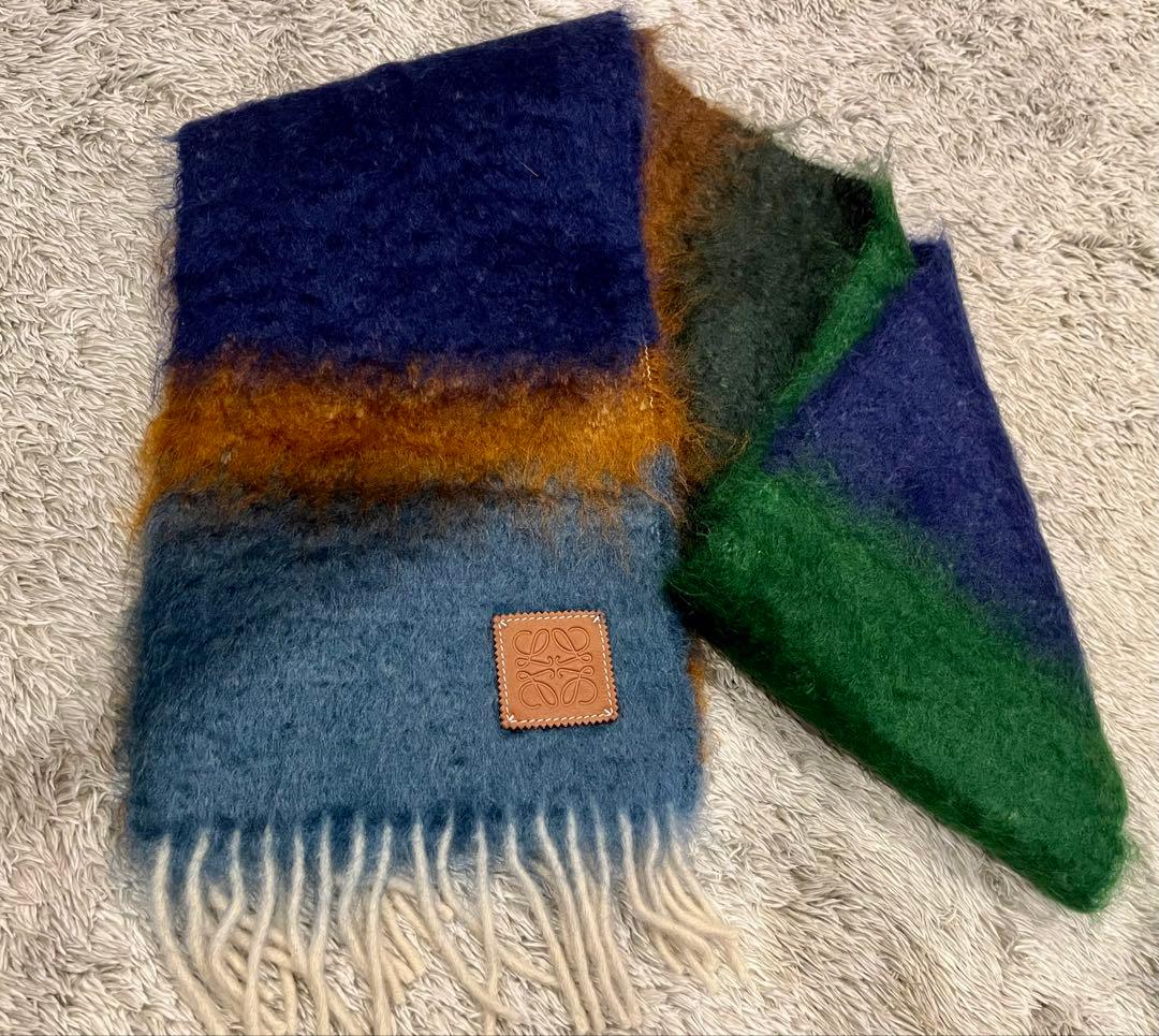 ロズ　LOEWE マフラー