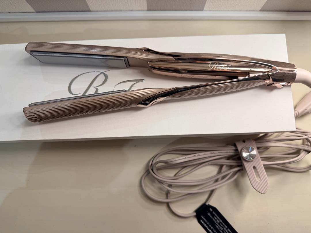 最新ReFa ストレートヘアアイロン シャンパングージュ　ピンク