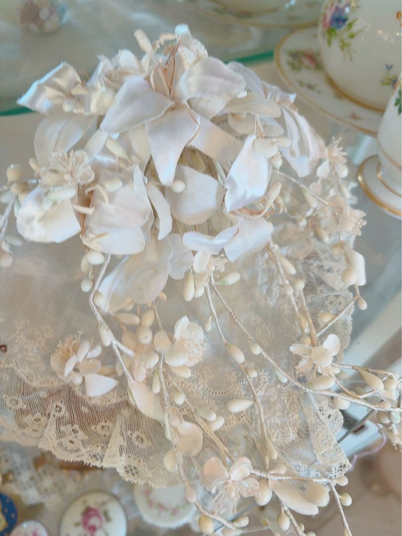 ワックスフラワーと造花マリアージュのアンティークの髪飾り　フランス