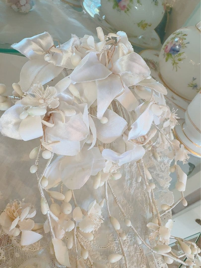 ワックスフラワーと造花マリアージュのアンティークの髪飾り　フランス