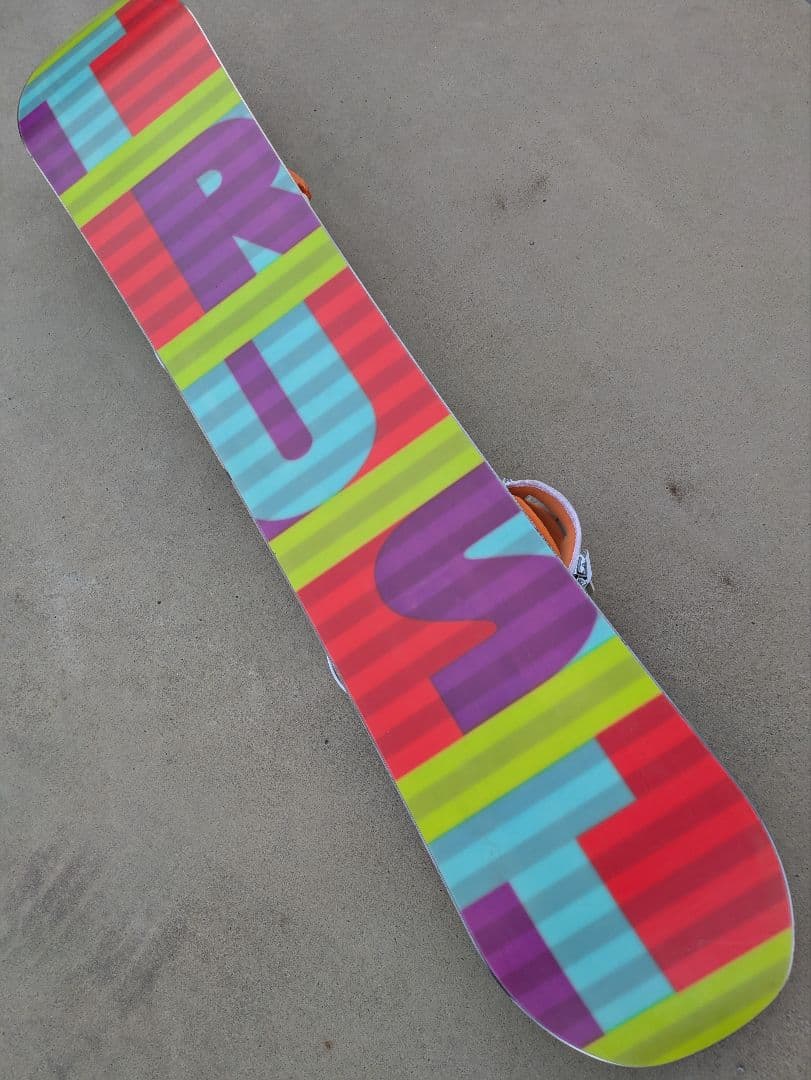 デスレーベル スノボードスノボー板　サイズ142cm DRAKEビンディング