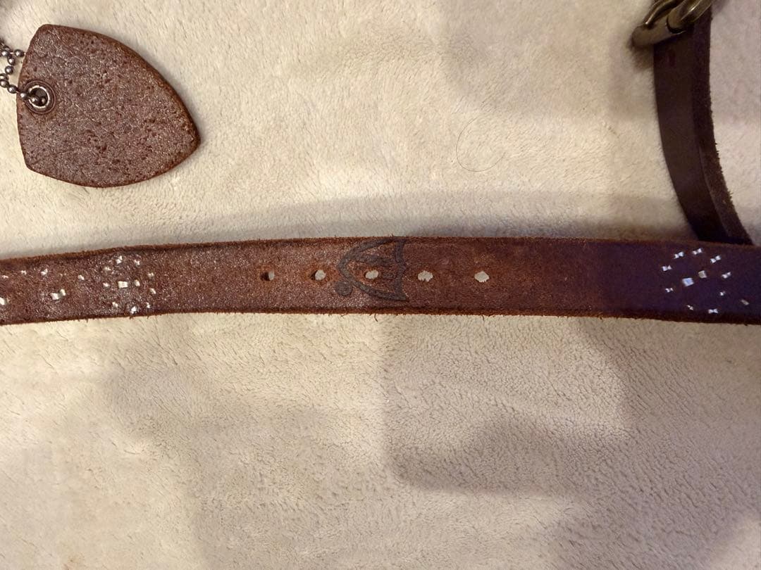 美品 HTC フラワースタッズ ナロー ベルト 32 ブラック黒 美品