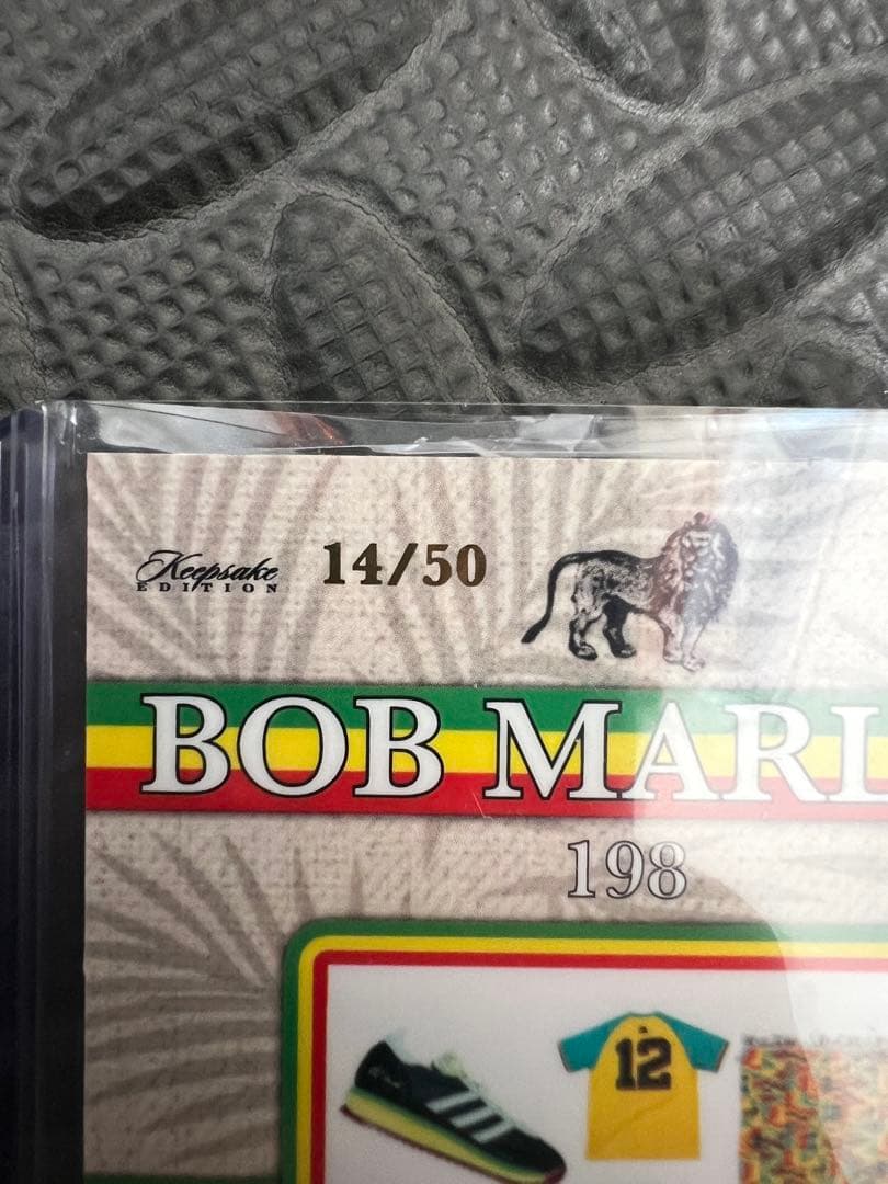 ボブ・マーリー 実使用生地封入・限定50枚 シリアル入りトレカ