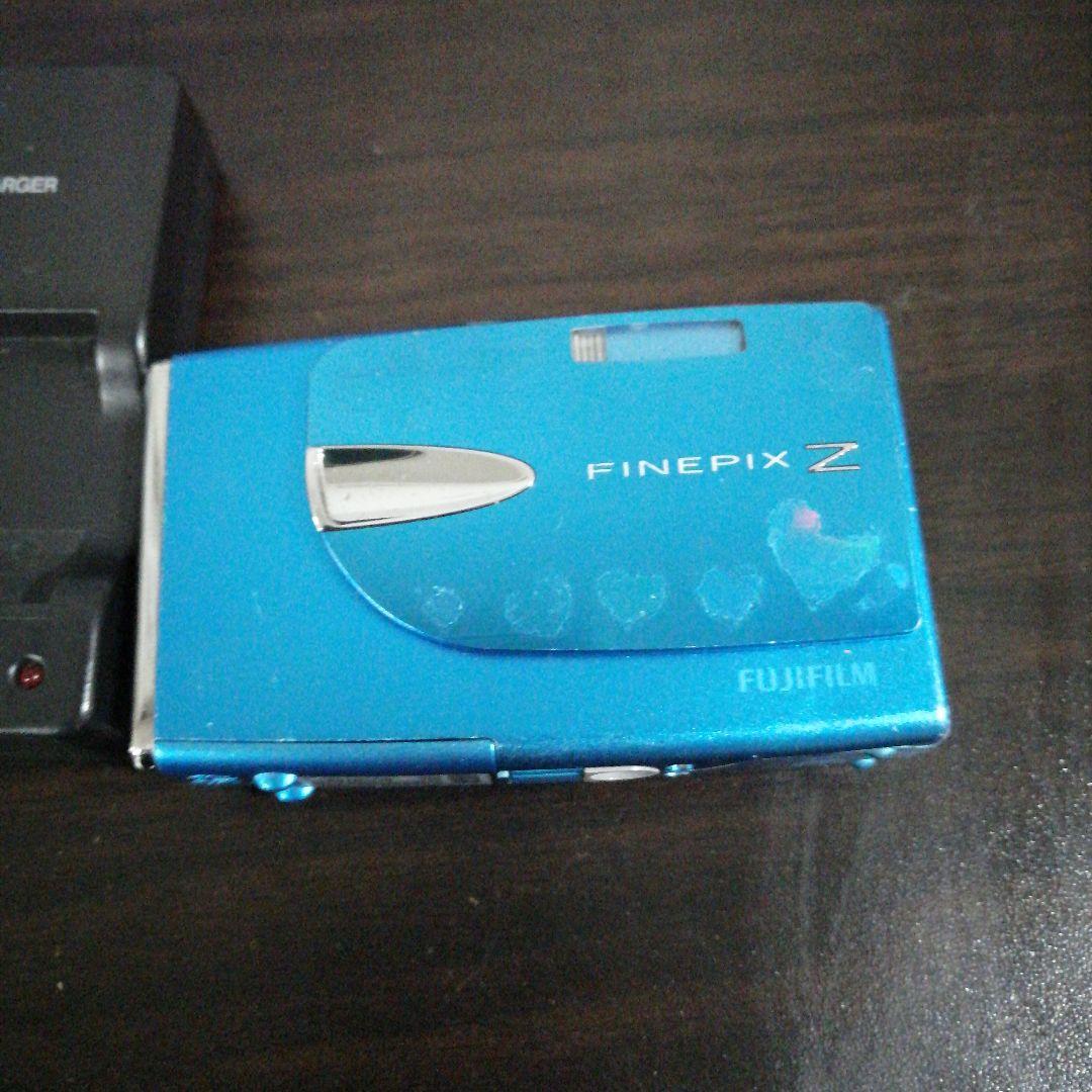 フジフイルム　FUJIFILM　デジカメ　青　FinePix　z