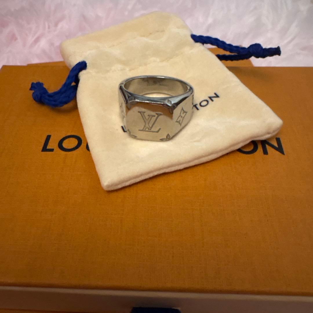 Louis Vuitton シルバーリング 専用ポーチ付き
