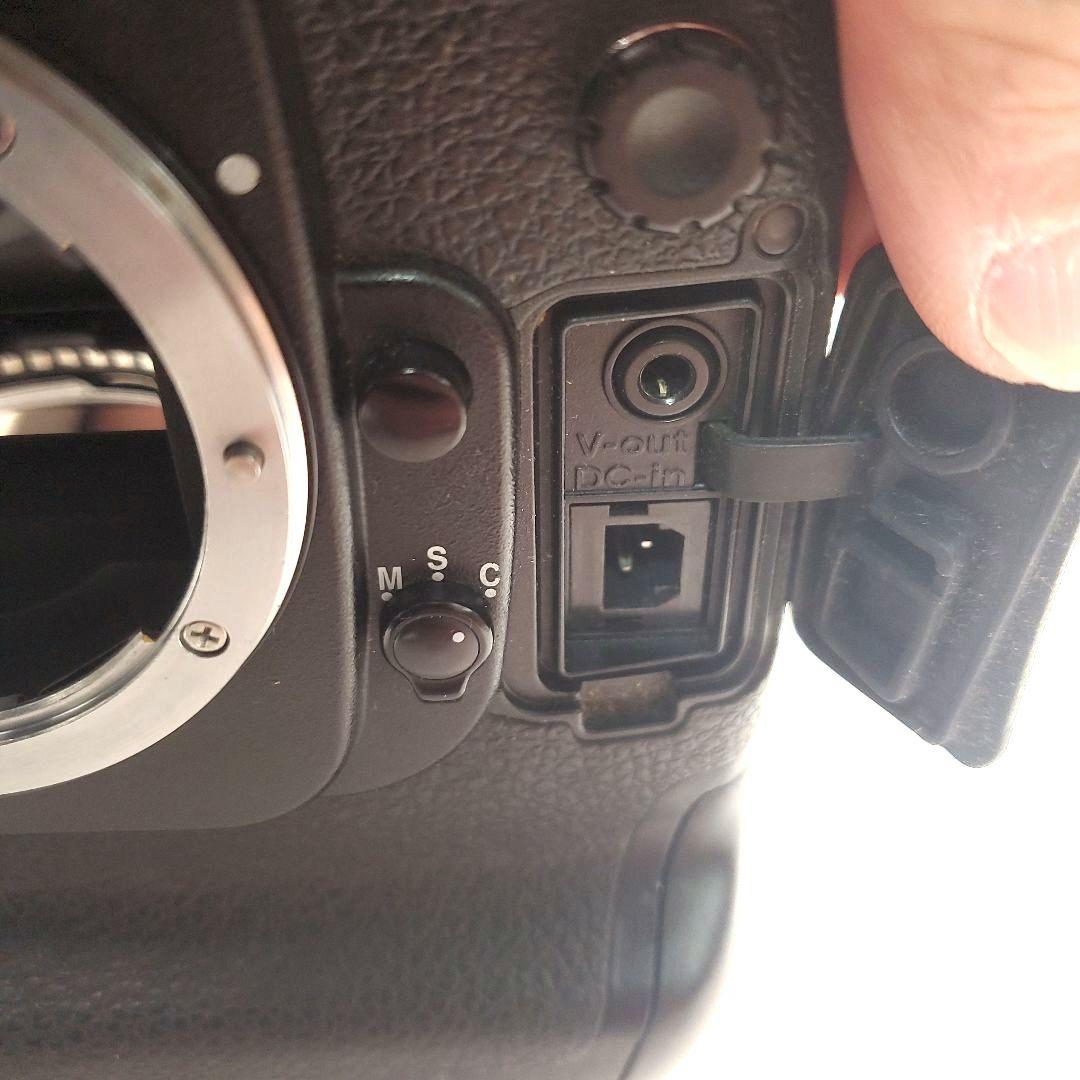 Nikon D1 デジタル一眼レフ 本体 バッテリーなし 動作未確認
