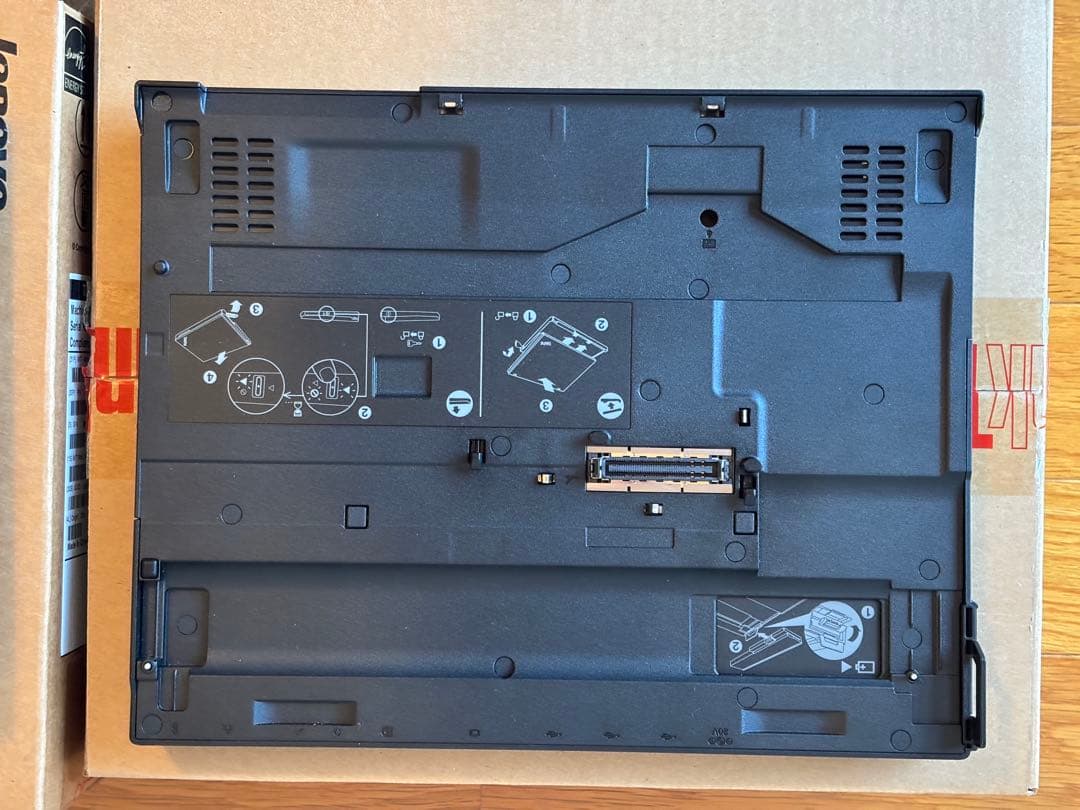 Thinkpad X201s 予備バッテリー1本、ウルトラベース、元箱付き