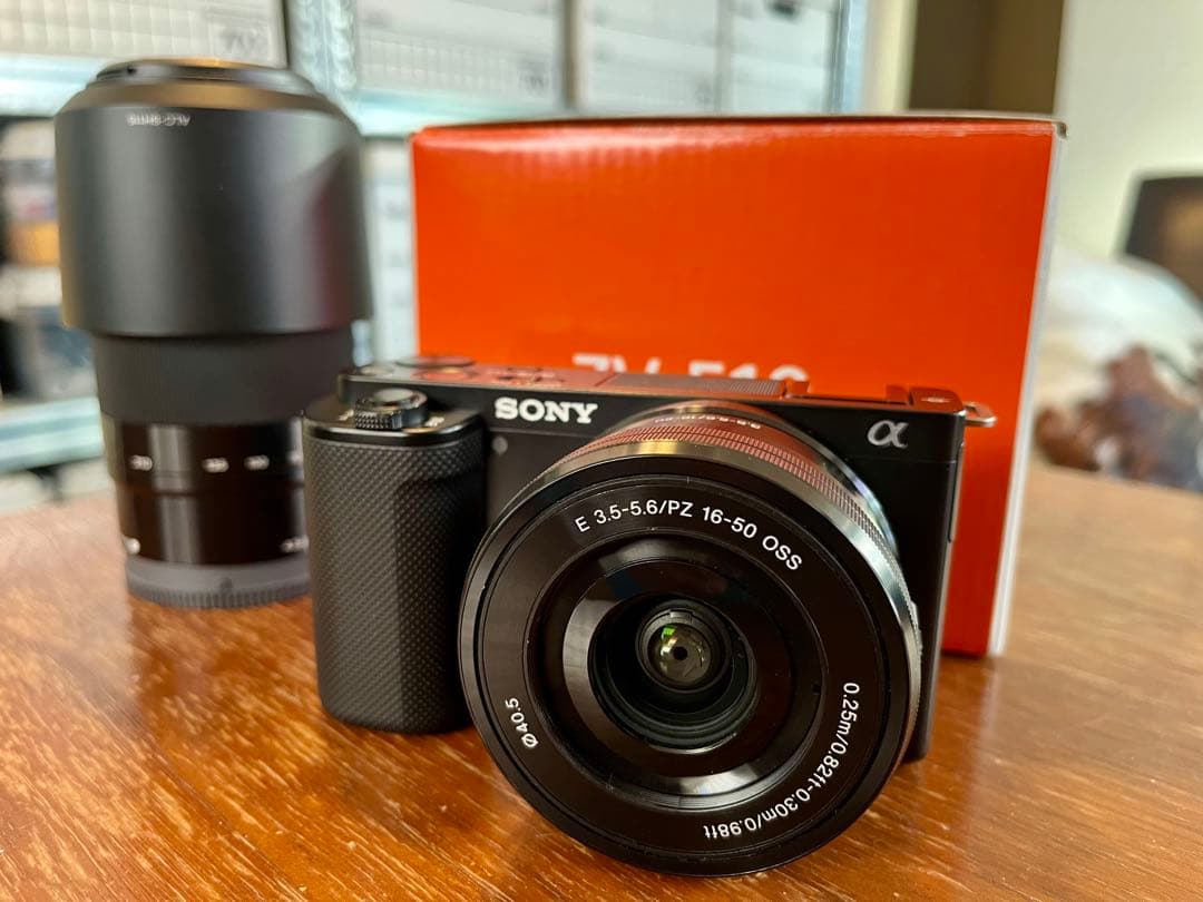 Sony ZV-E10 ミラーレス一眼レフ、カメラボディーとレンズ2本