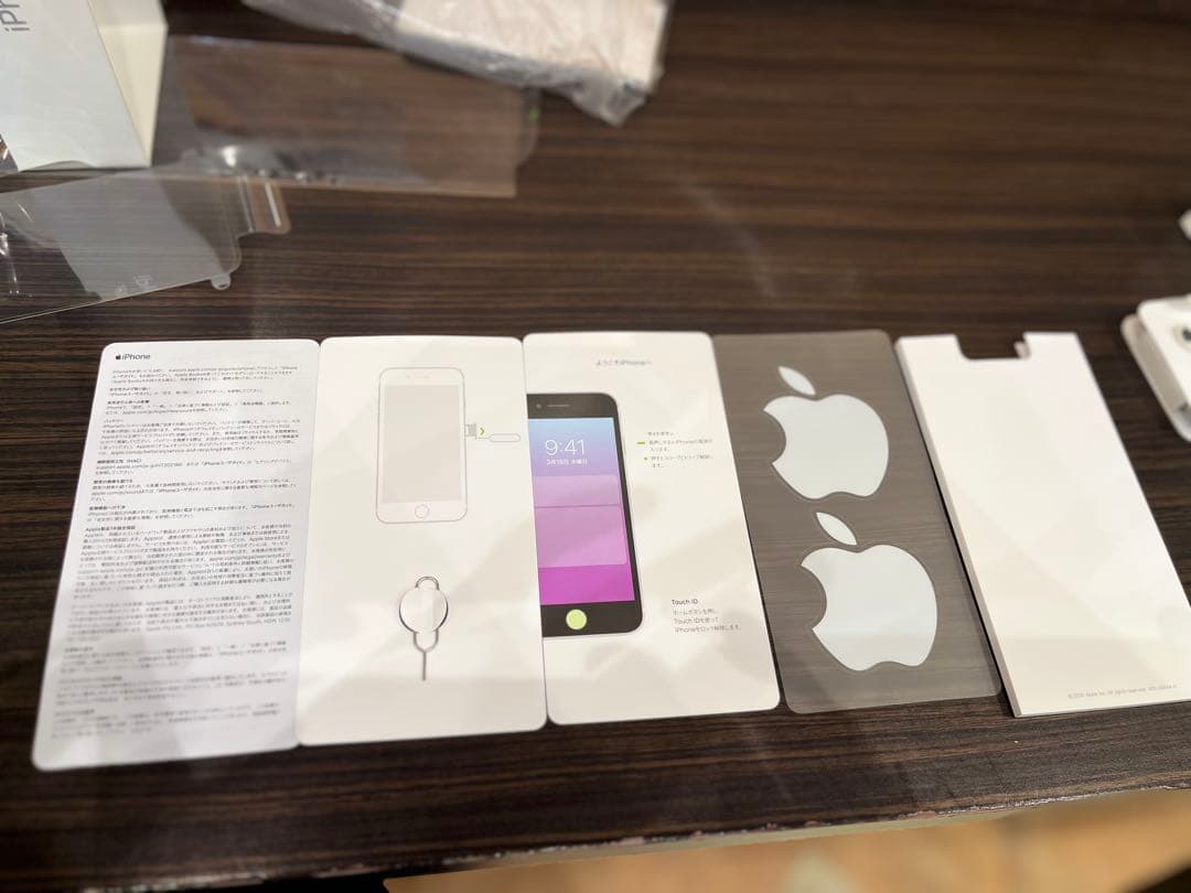 iPhone SE 第2世代 （SE2）ホワイト 64GB SIMフリー　美品