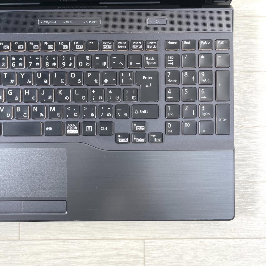 ゆらっと 富士通 第8世代 i7 新品SSD512＋HDD1T メモリ16