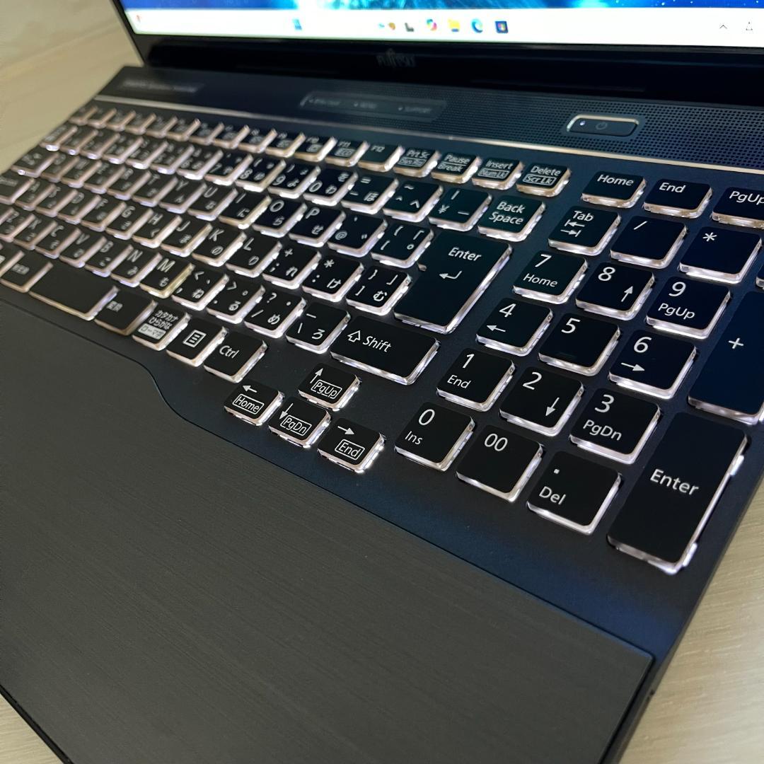 ゆらっと 富士通 第8世代 i7 新品SSD512＋HDD1T メモリ16