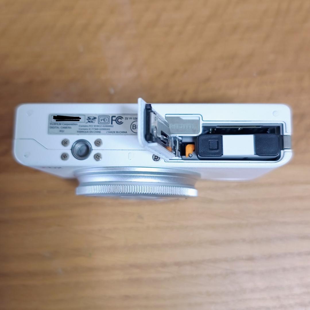 【中古・並品】FUJIFILM QX2 ホワイト