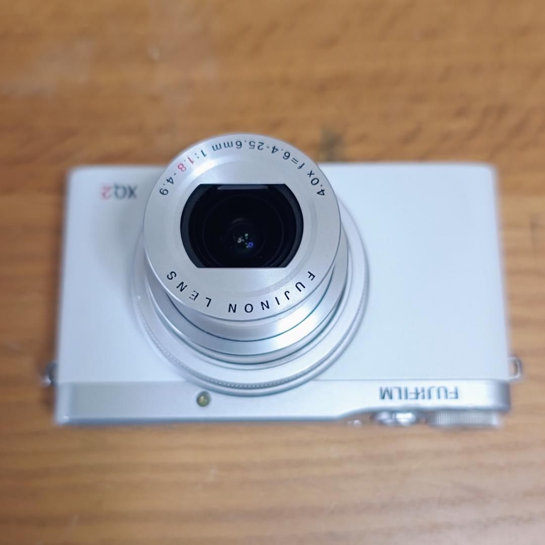 【中古・並品】FUJIFILM QX2 ホワイト