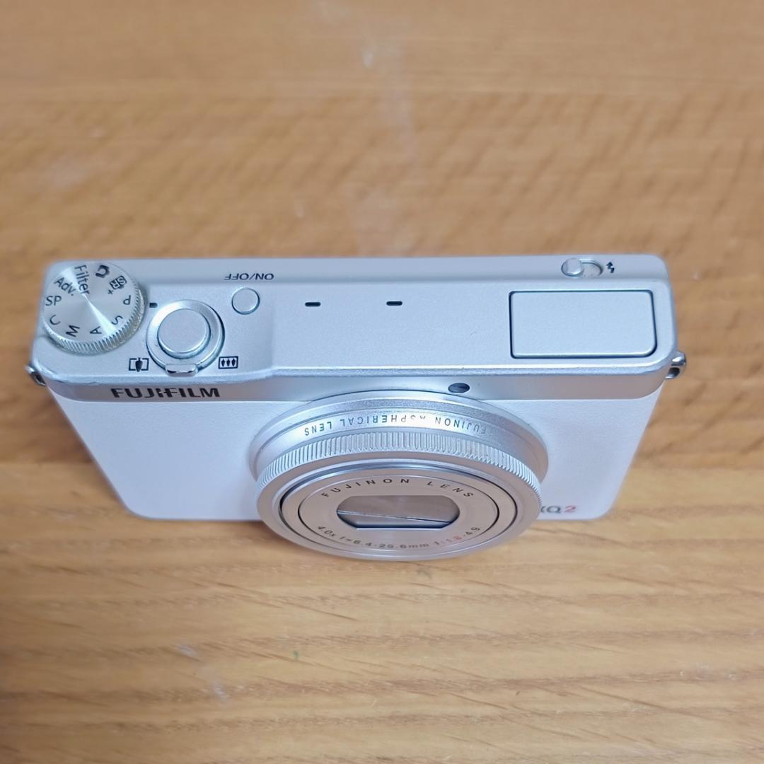 【中古・並品】FUJIFILM QX2 ホワイト