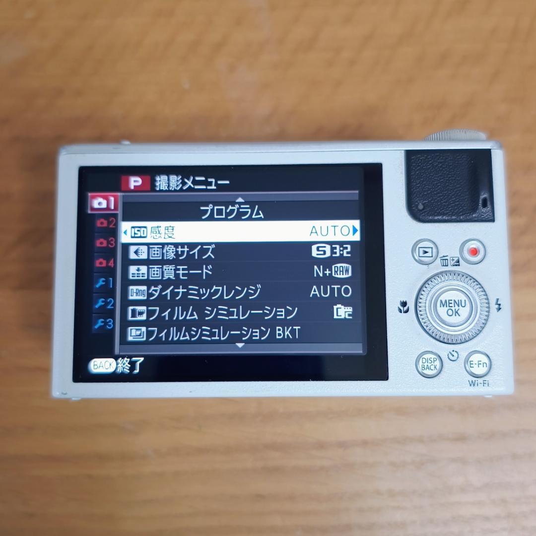 【中古・並品】FUJIFILM QX2 ホワイト