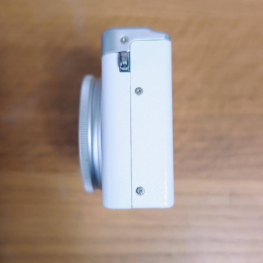 【中古・並品】FUJIFILM QX2 ホワイト