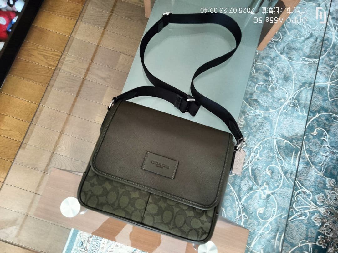 【美品！】COACH メンズメッセンジャーバッグ（ オリーブ＆グリーンカラー）