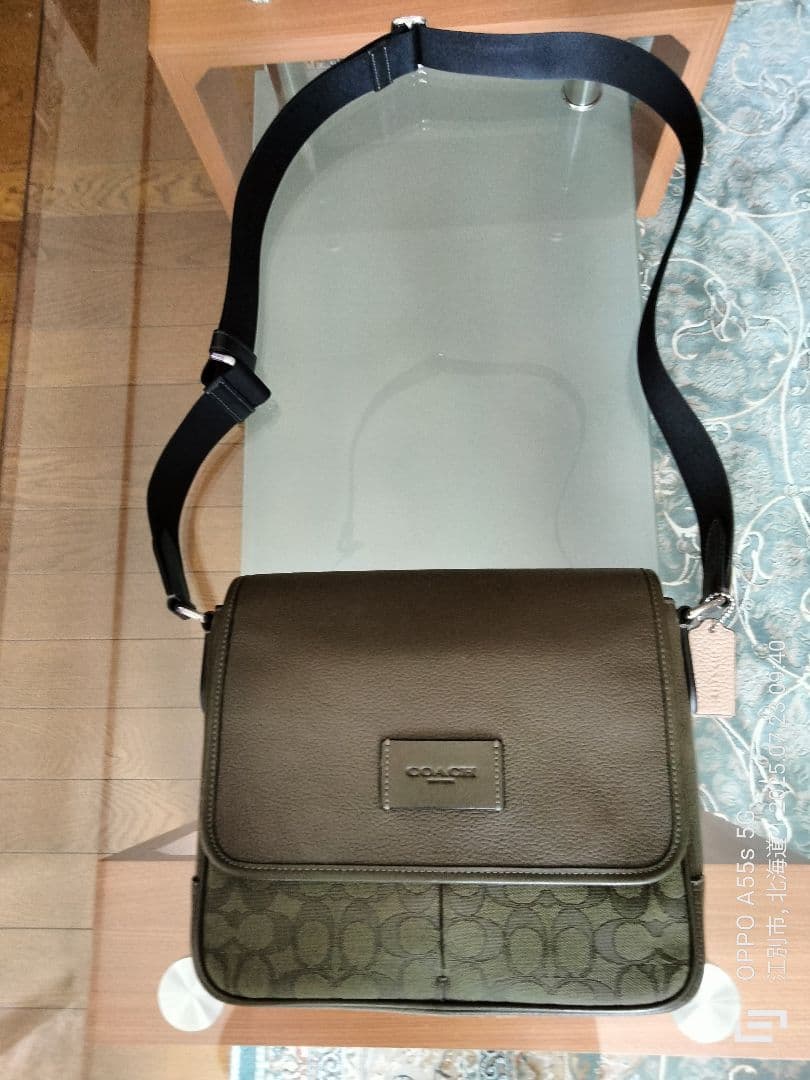 【美品！】COACH メンズメッセンジャーバッグ（ オリーブ＆グリーンカラー）