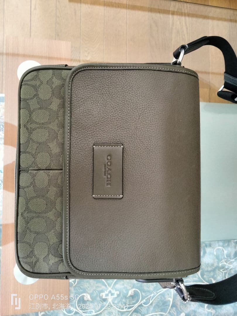【美品！】COACH メンズメッセンジャーバッグ（ オリーブ＆グリーンカラー）