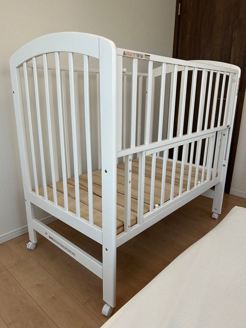 カトージ　ハイポジション　ベビーベット　レギュラーサイズ　ホワイト