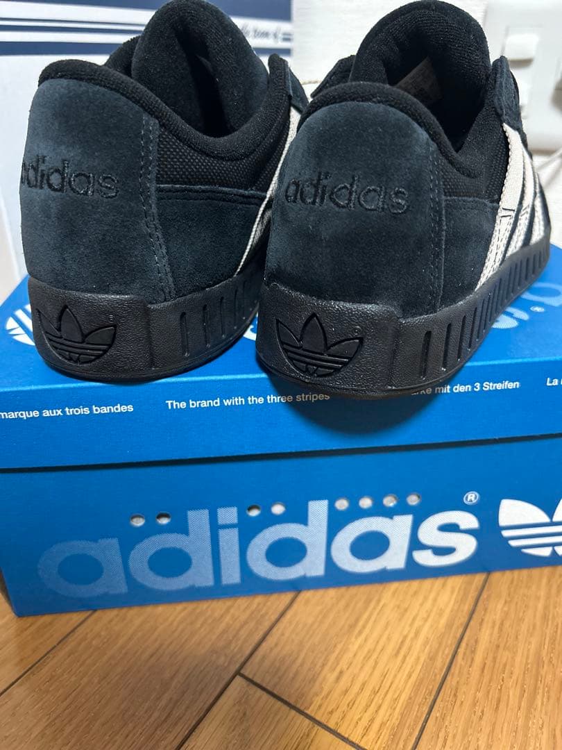 adidas 27.5㎝スエードスニーカー【LWST】