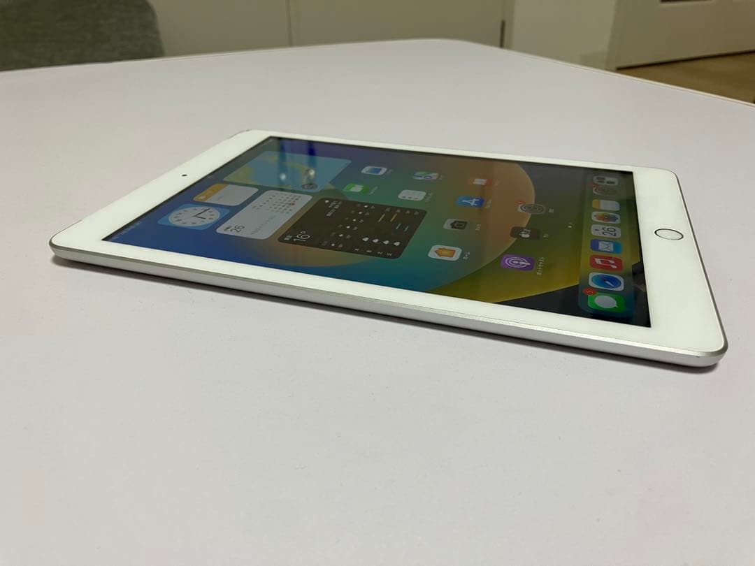 iPad (第5世代) 32GB GCTW46FEHLJKモデル