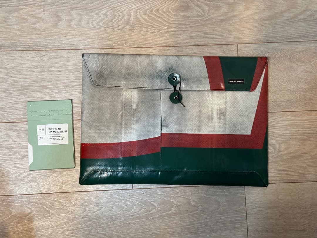 FREITAG F421 ノートパソコンケース 15インチ 保証書付き